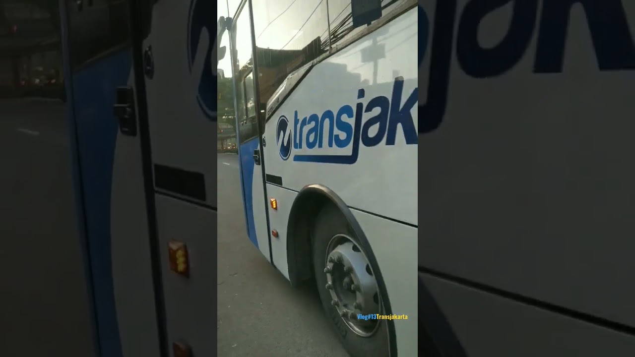 NAIK BIS TRANSJAKARTA #jakarta #enjoyjakarta #transjakarta #travel #bus #kotatuajakarta #fatahillah