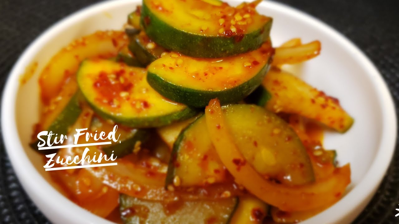 How to Cook 매콤한 호박볶음(hobag bokk-eum)Zucchini Side dish/ Spicy Stir Fried Zucchini/Calabacín salteado