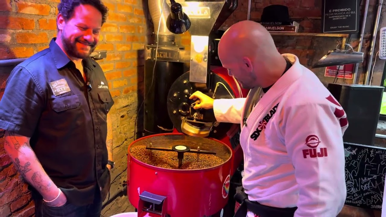 Café com Xande. Caio Tucunduva me ensina o processo de Torrefação do Café