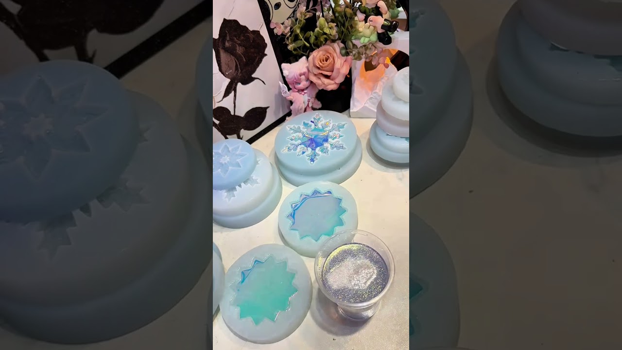 Spin little snowflake...#Handmade#Drip glue#Epoxy resin snowflake#Epoxy resin art#Cream Qu