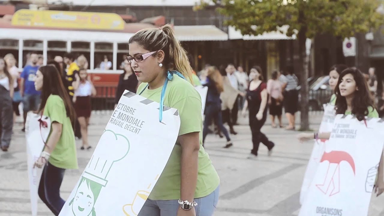 Flash Mob by the AAR students for the rights to having a dignified job