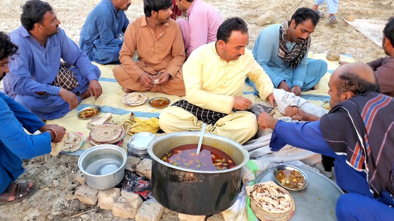 Poor People's Street food Dhaba | Beef Qorma Desi Roti #streetfood #trending 