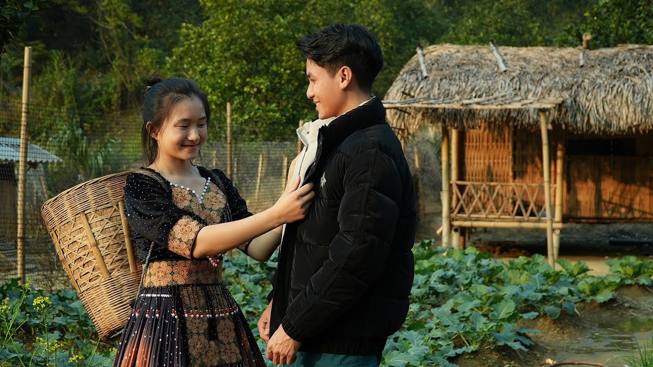 The happy smile of a kind man when receiving his first gift from his single mother || Ly Tieu Nu