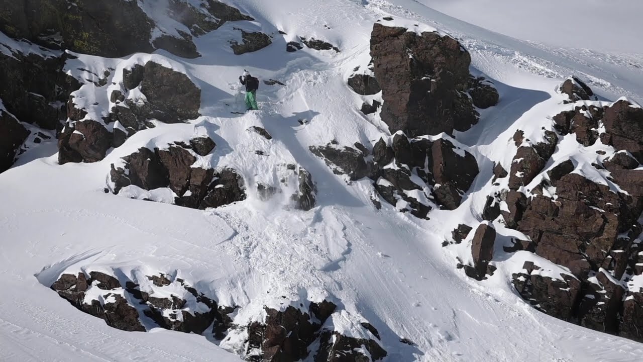 Avalanche freeride off piste full line