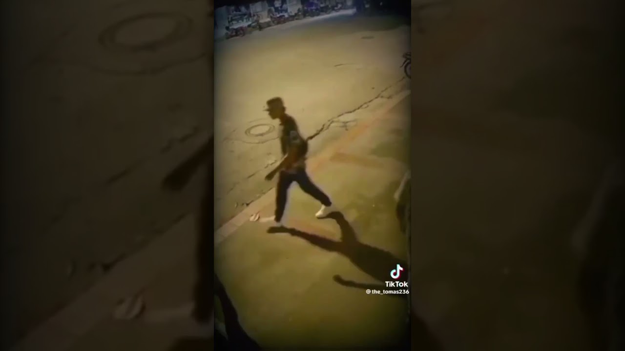 la reacci&oacute;n de su mam&aacute; al ver que su hijo la defiende #viral #sigma 🗿