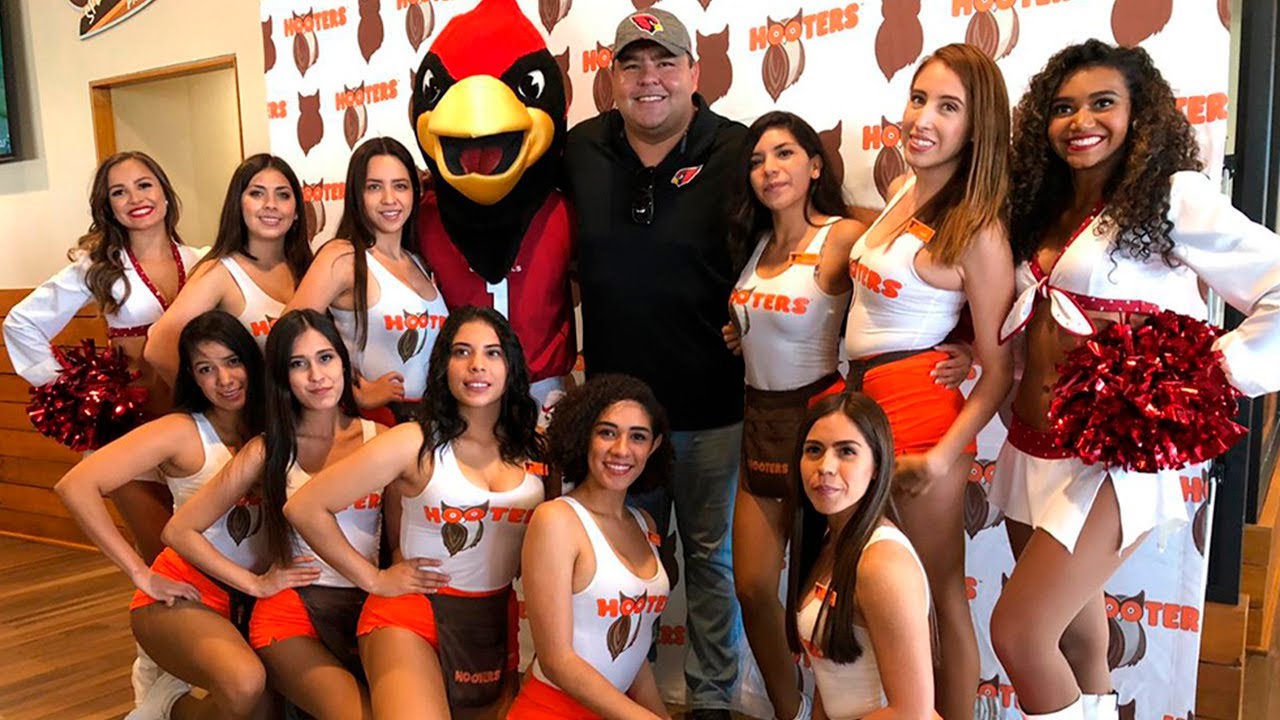 Convivencia Rolando Cant&uacute; en Hooters Guadalajara