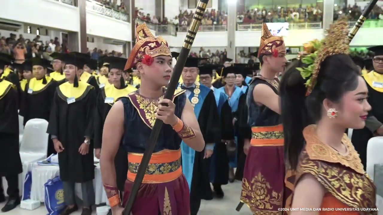 Wisuda Universitas Udayana ke-165
