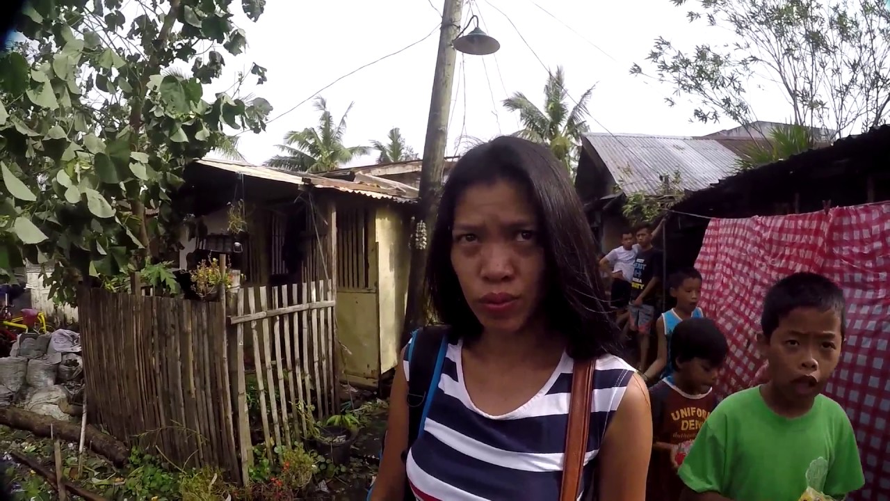 День после тайпуна Нина Нага Сити Филиппины 2 из 2 