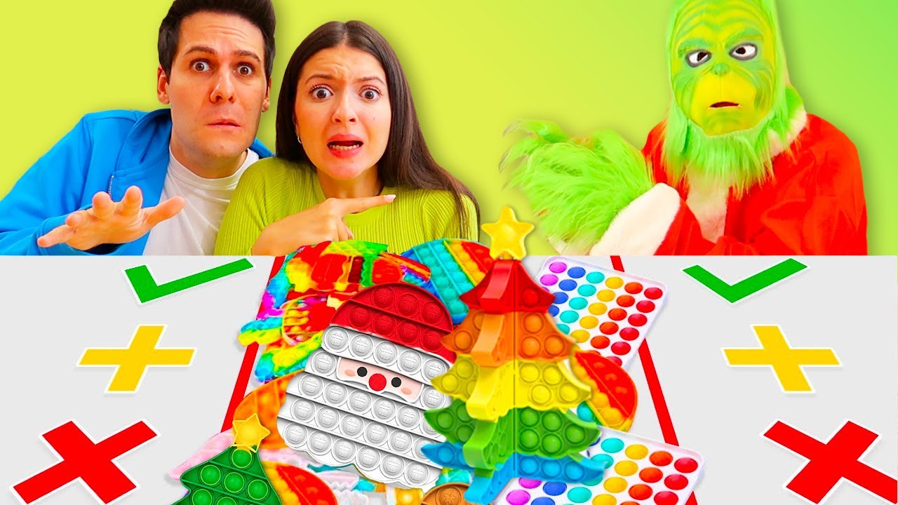 SCAMBIAMO I POP IT CON IL GRINCH! LO TIENI, LO SCAMBI O LO BUTTI CHALLENGE!!