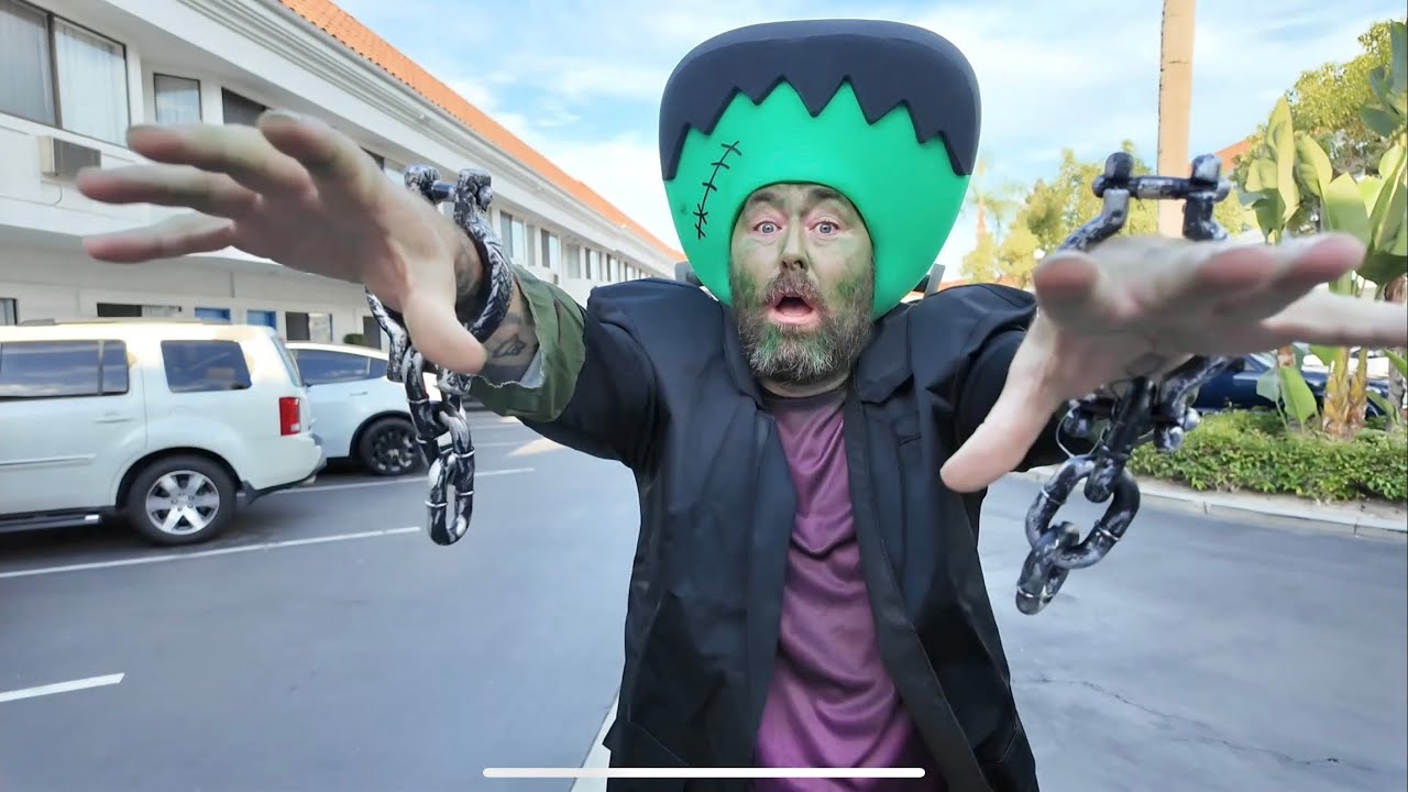 I Went To Oogie Boogie Bash As Frankenstein- Disneyland Halloween Party / New Villains & Spooky Food