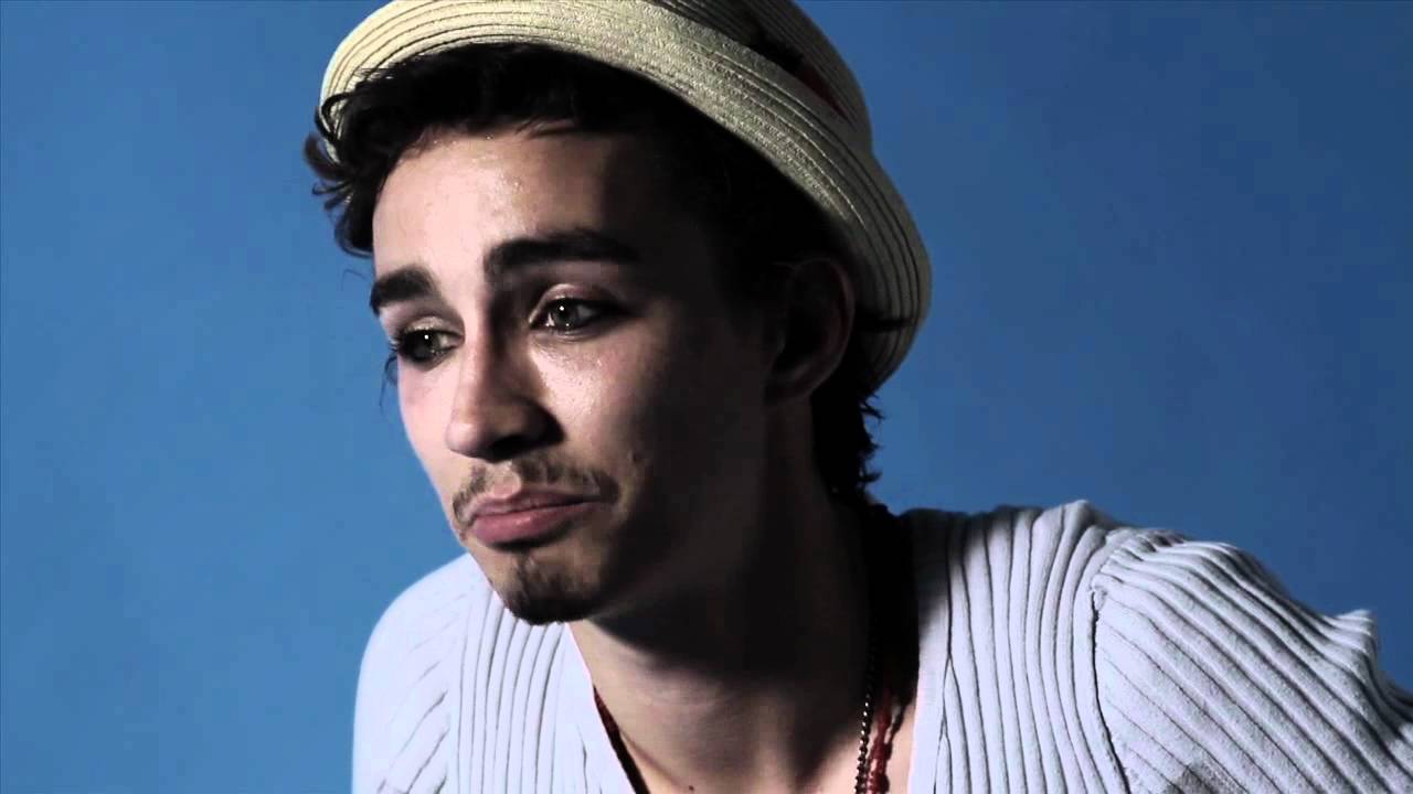 HUNGER TV: ROBERT SHEEHAN - IT PAYS TO BE CHEEKY PART 1