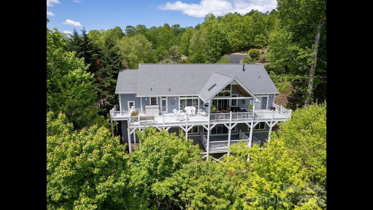 105 Spring Path Hendersonville NC 28739 | Mountain View Ranch Home with Walkout Basement