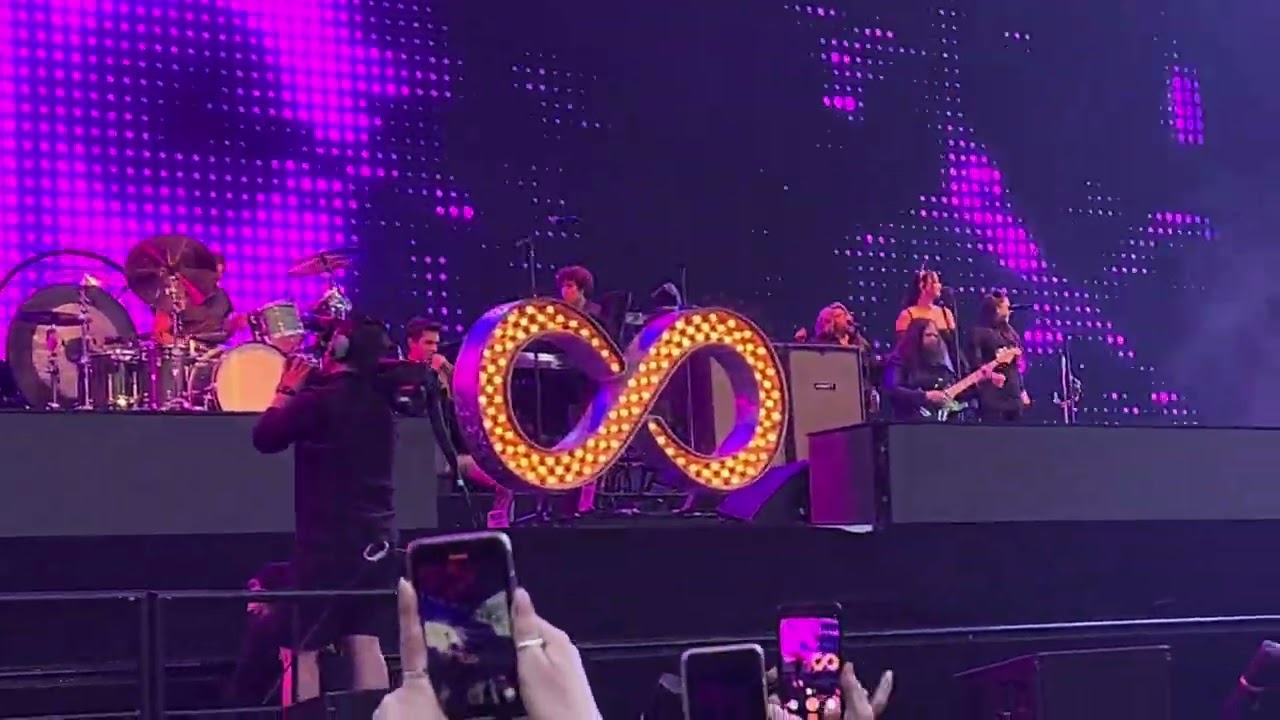 The Killers - Somebody Told Me, Live, Middlesborough 2022