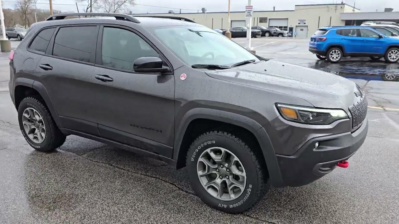 2023 Jeep Cherokee Trailhawk LOW MILEAGE!!!