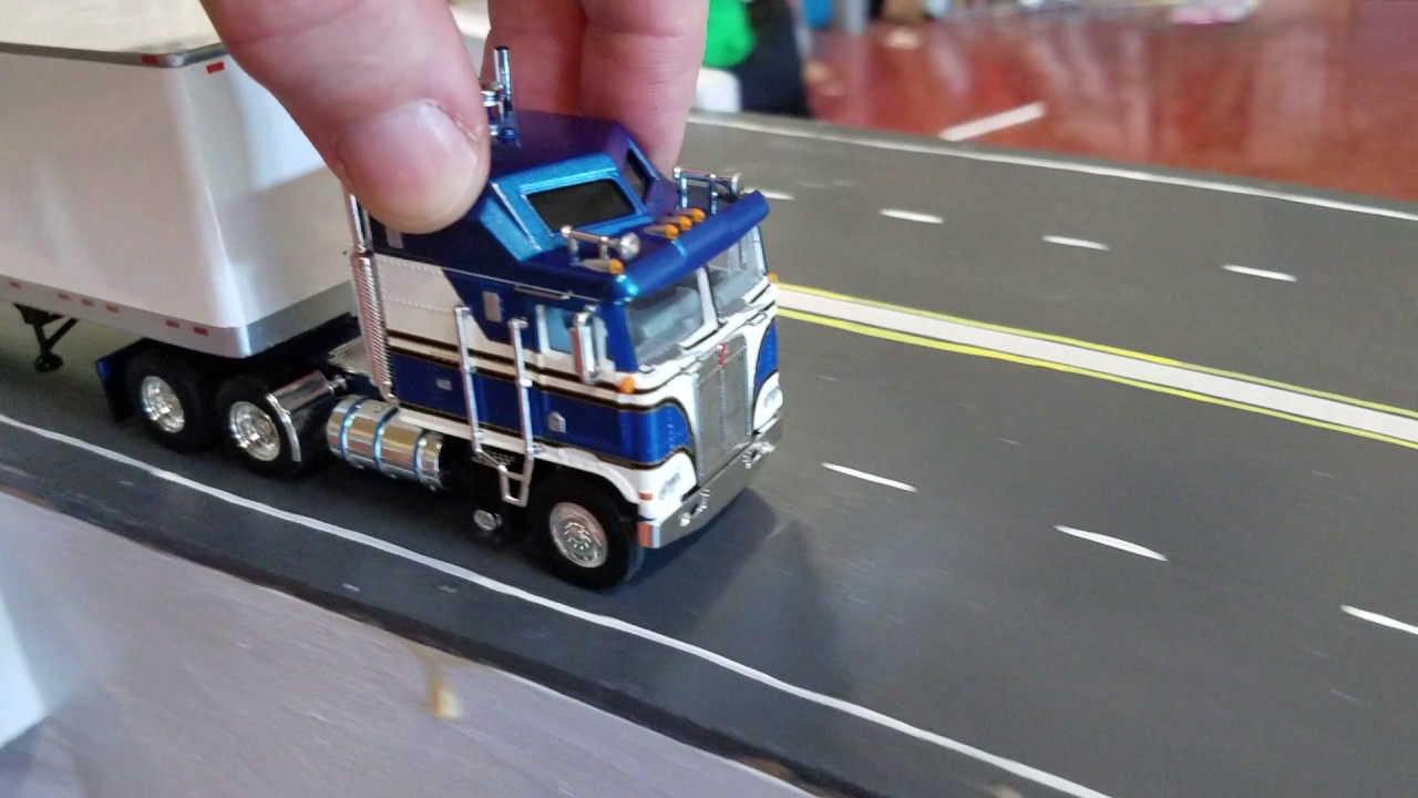 DCP 1/64 scale diecast Kenworth K100 Aerodyne in matchbox car city video #2