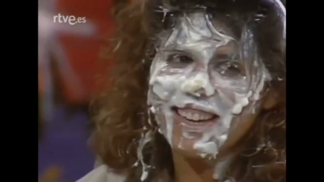 Female contestants pied on old Spanish show