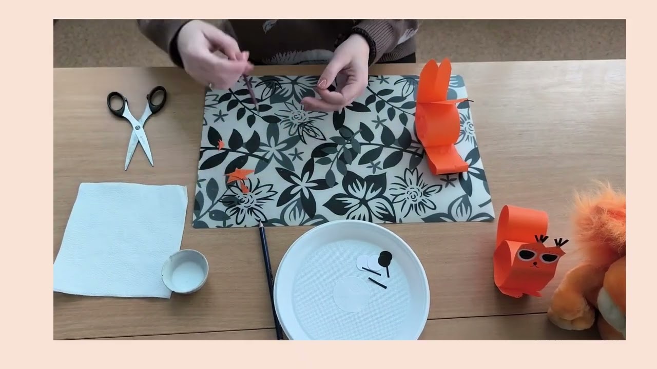 Художньо-продуктивна діяльність (конструювання з паперу) 