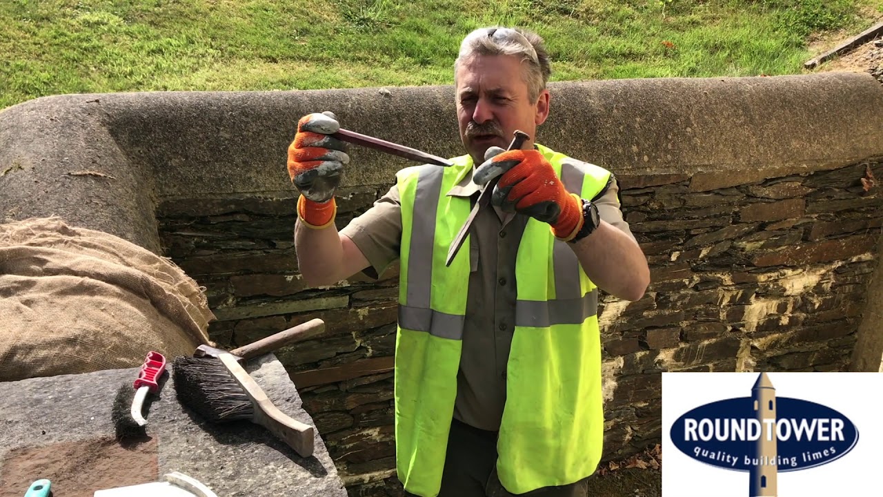 How to prepare a stone wall for pointing
