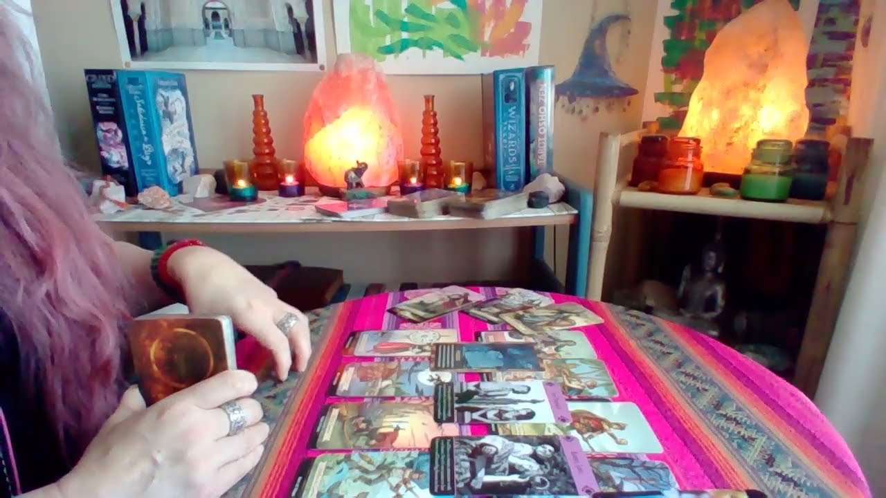 PISCIS!! 🔮 No aceptarás presiones ante ofertas!! Alguien no se quiere perder el estar en tu vida!!