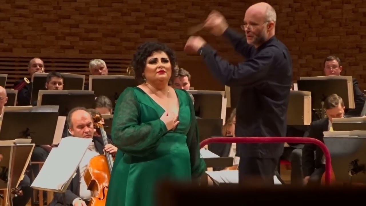 Irina Churilova. Morrò, ma prima in grazia.