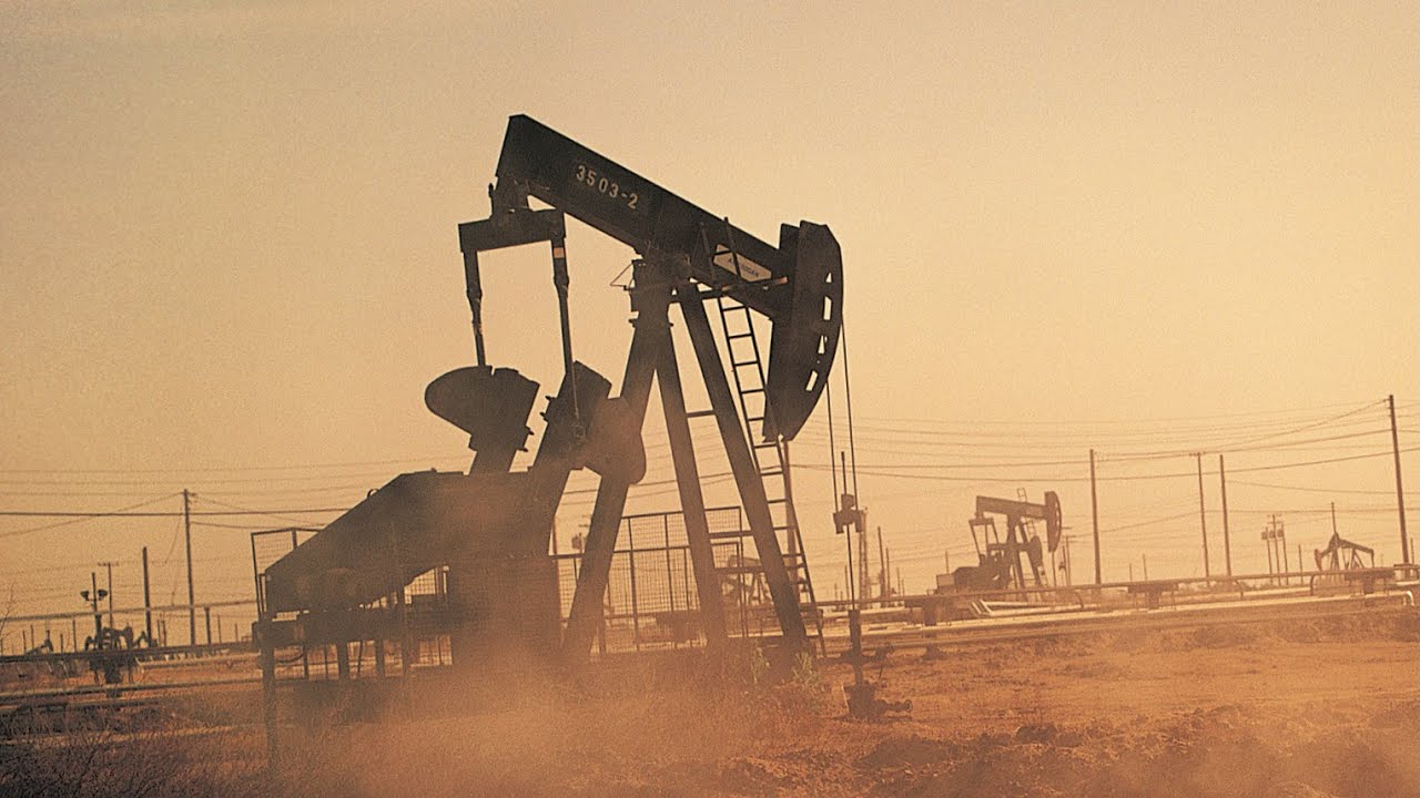 Oil is &lsquo;oversold,&rsquo; will move higher in 2022, strategist says