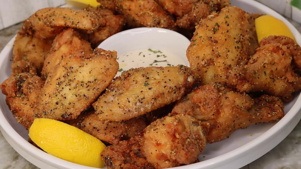 Простой рецепт куриных крылышек с лимоном и перцем | Как приготовить куриные крылышки с лимоном и...