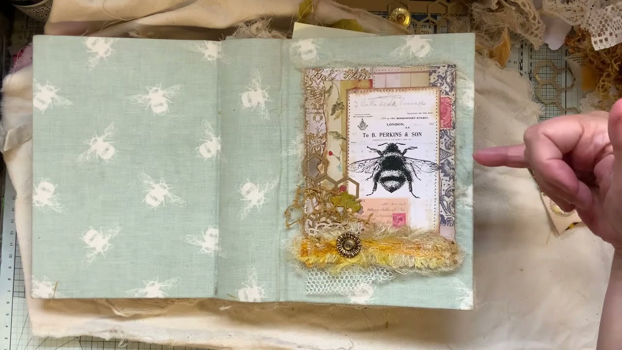 BEE JOURNAL  The Cover Topper