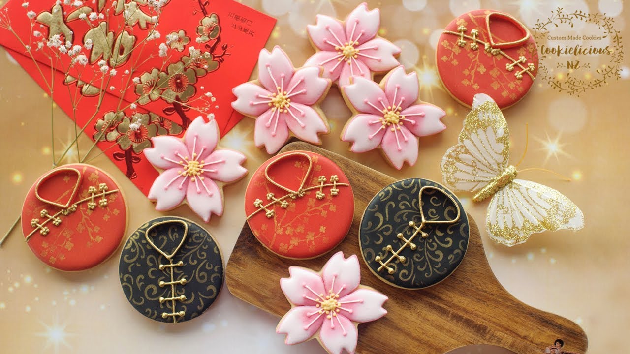 CHINESE NEW YEAR ~ CHEONGSAM & BLOSSOM Decorated Cookies