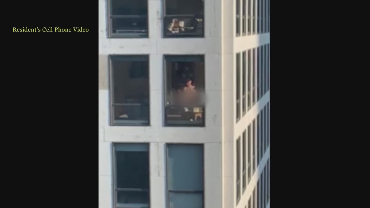 Naked neighbor exposes cracks in indecency laws