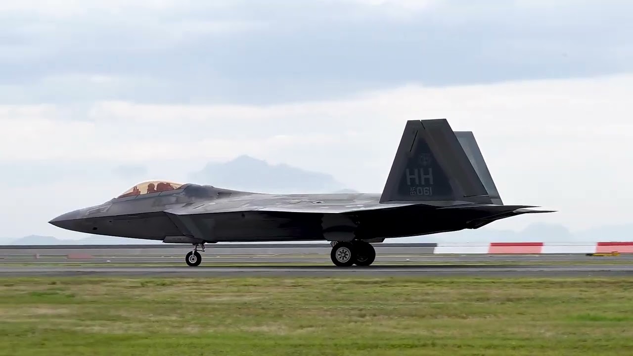 Eielson F-35s, Hawaiian Raptors integrate during ACE training at MCAS Iwakuni