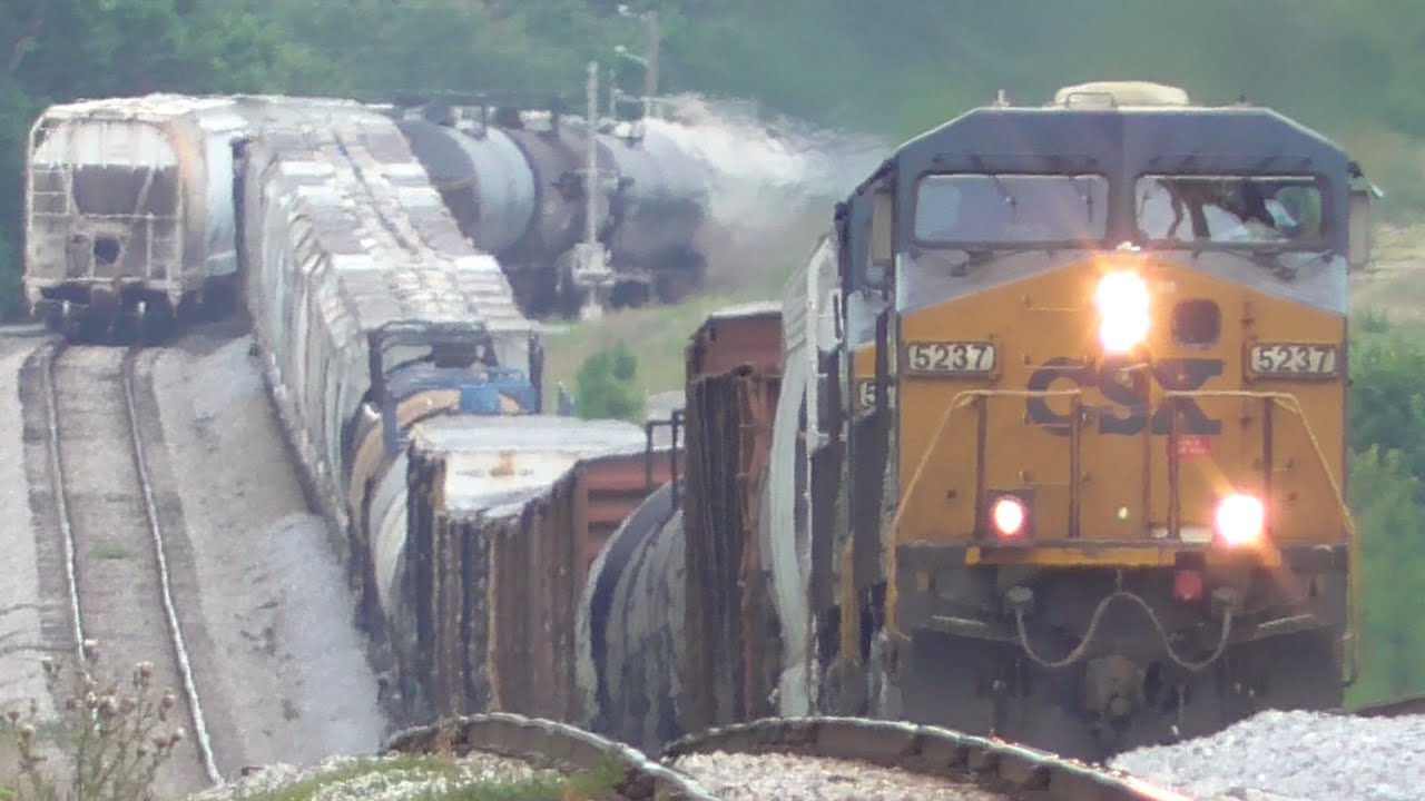 [3F] Long Shots of Long CSX Manifests, Railfanning Comer - Winder, GA, 07/16/2016 ©mbmars01