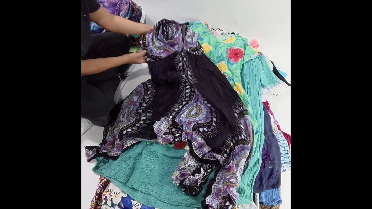 Hawaii Beach Dresses 1015305-21 61 pcs 39 lbs Wholesale at Tiedemann Globe