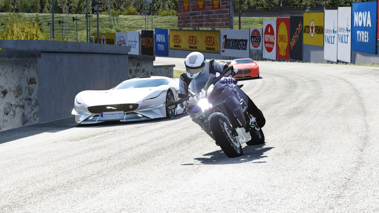 Kawasaki Ninja H2 vs Concept Hypercars Jaguar VGT SV, Mercedes-Maybach 6, Bugatti VGT at Old SPA