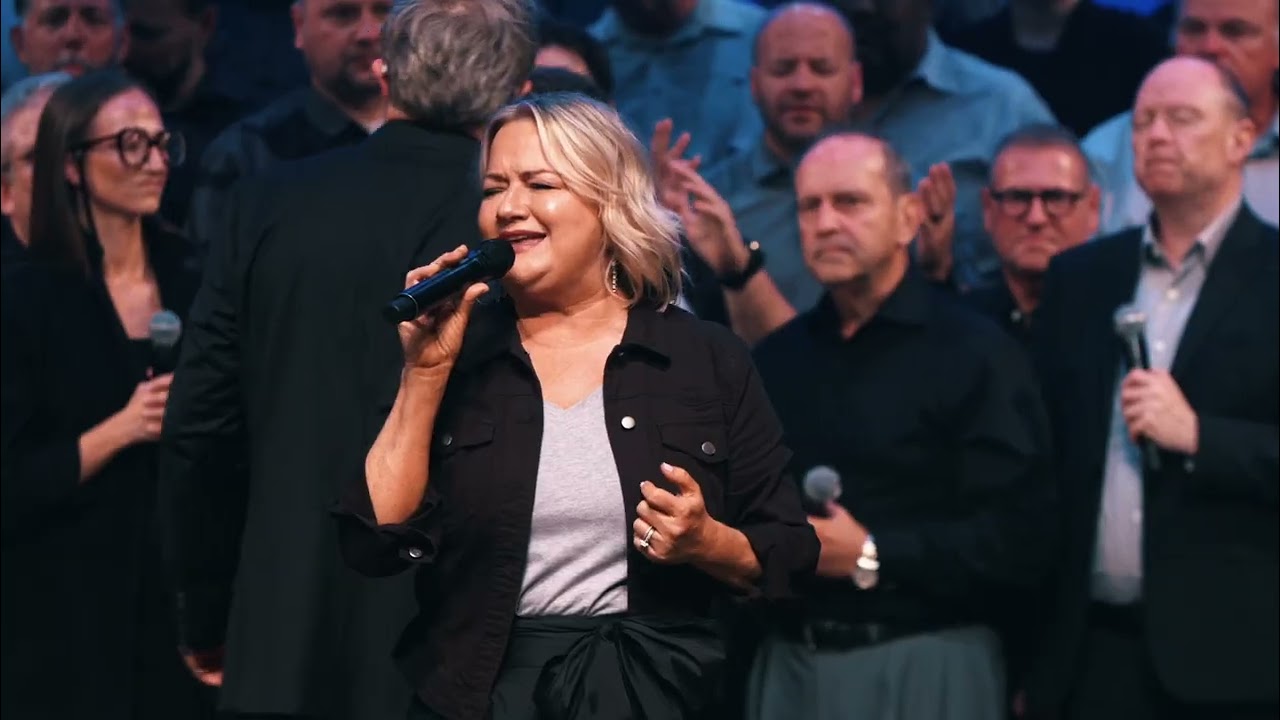 We Lift You Up - (Feat. Stephanie Condon Hearnsberger) - Mark Condon & The Reunion Choir Project