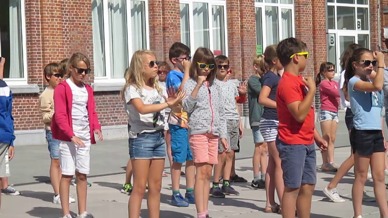 Openingsceremonie afscheidstornooi zesde leerjaar