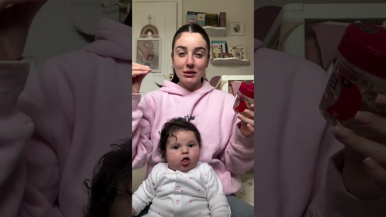 Mom's love for baby girl 🤩