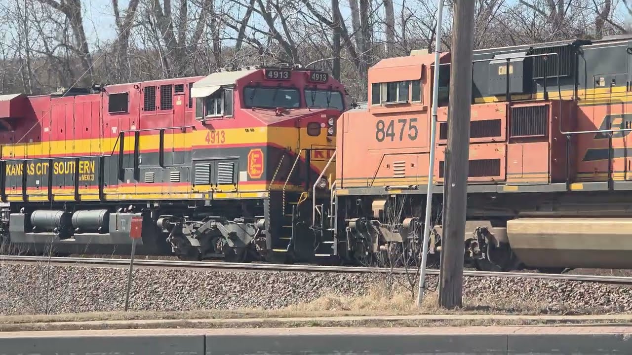 [4K] Bnsf grainer BARELY makes the GRADE, then PULLS HARD with LOUD dpus & FOREIGN power! 