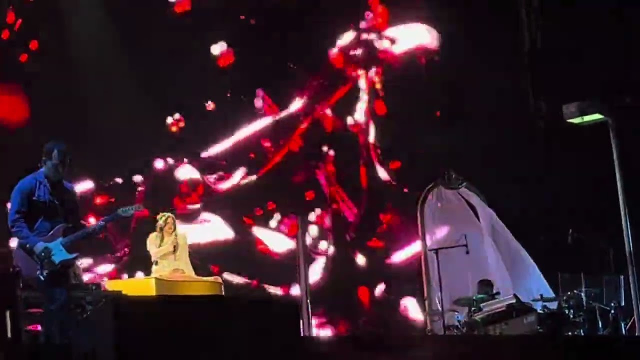 Candy Necklace by Lana Del Rey, Quebec City, 2023