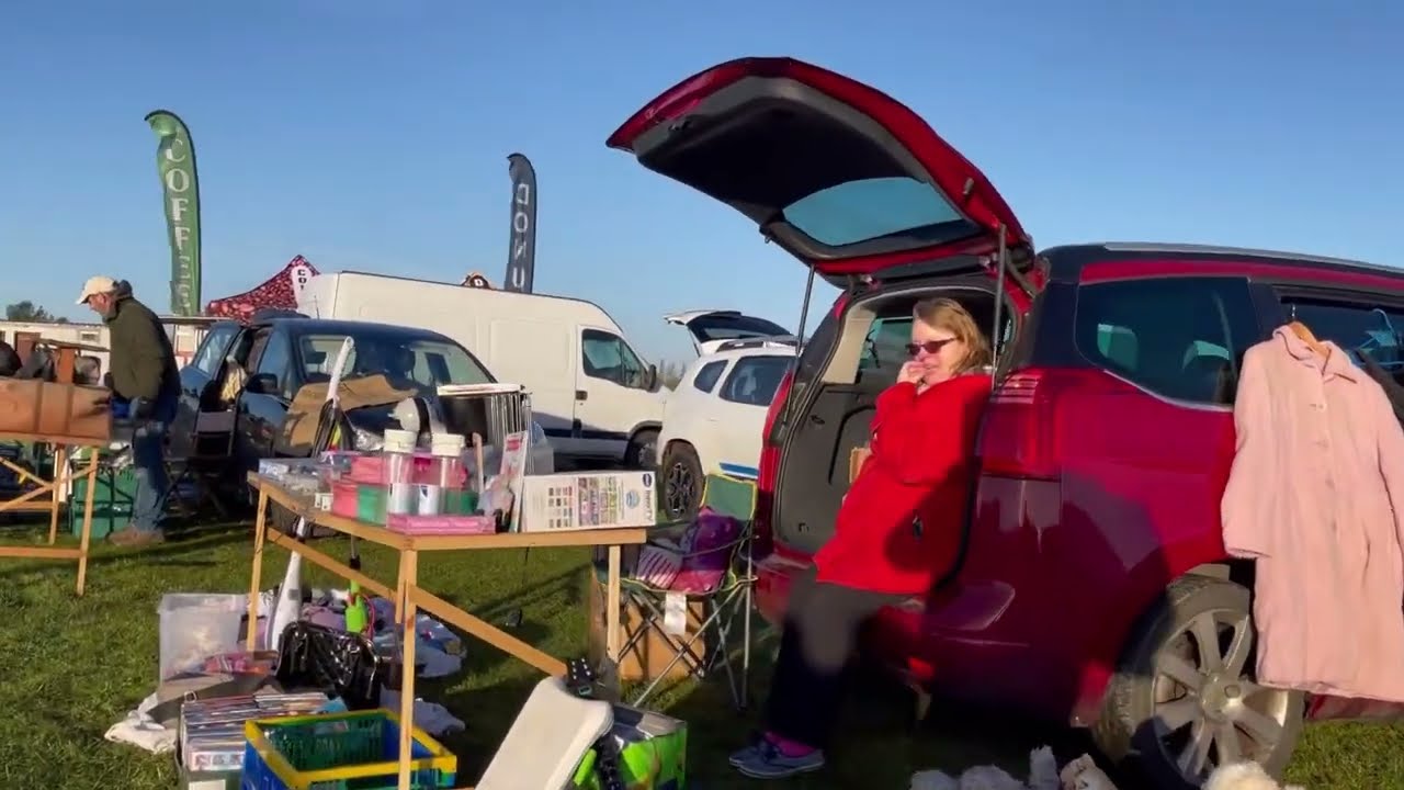First day of car boot sale in Ashley Heath Wimborne Uk 🇬🇧 the season started .