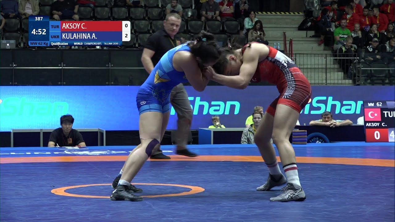 Qual. WW - 62 kg: C. AKSOY (TUR) v. A. KULAHINA (UKR)