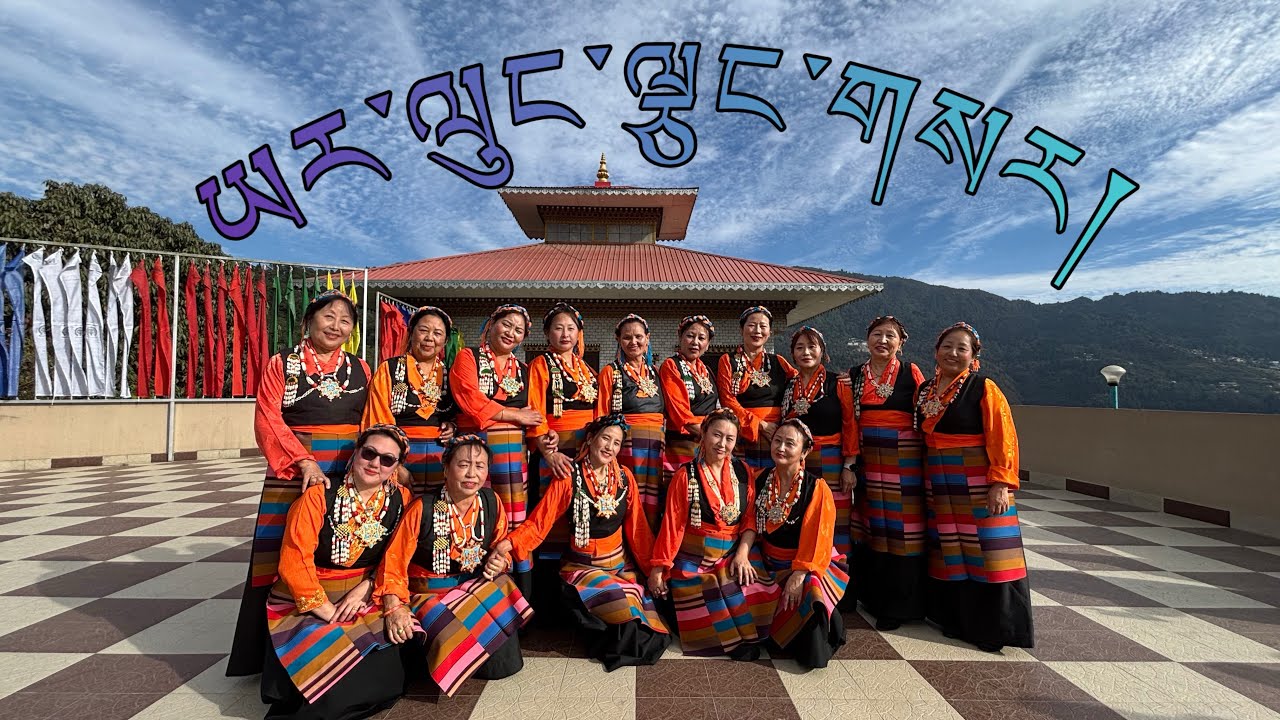New Year wishes from Tibetan dancers#Gangtok Missla🥂🍻
