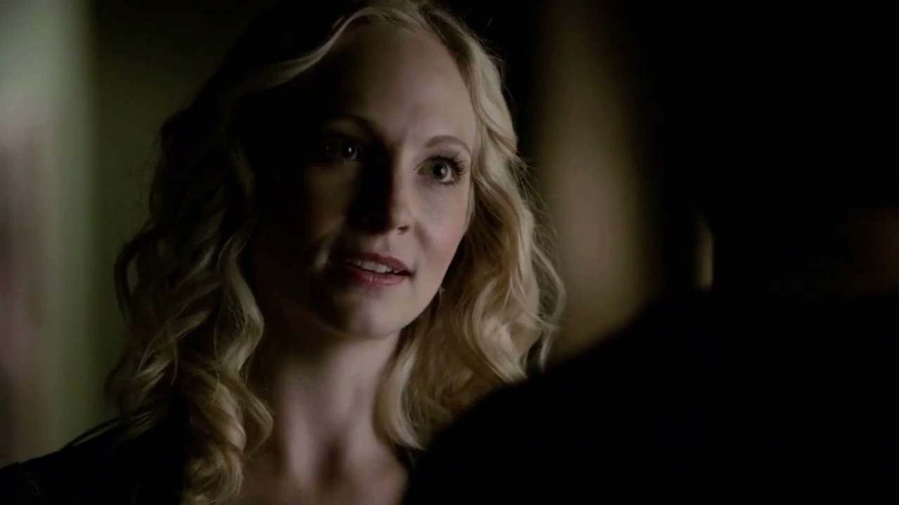 Stefan & Caroline (Turning Page)