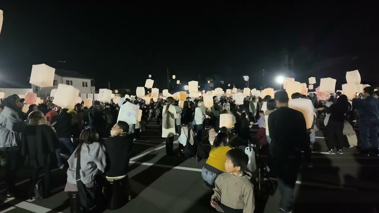 夜空のスカイランタン
