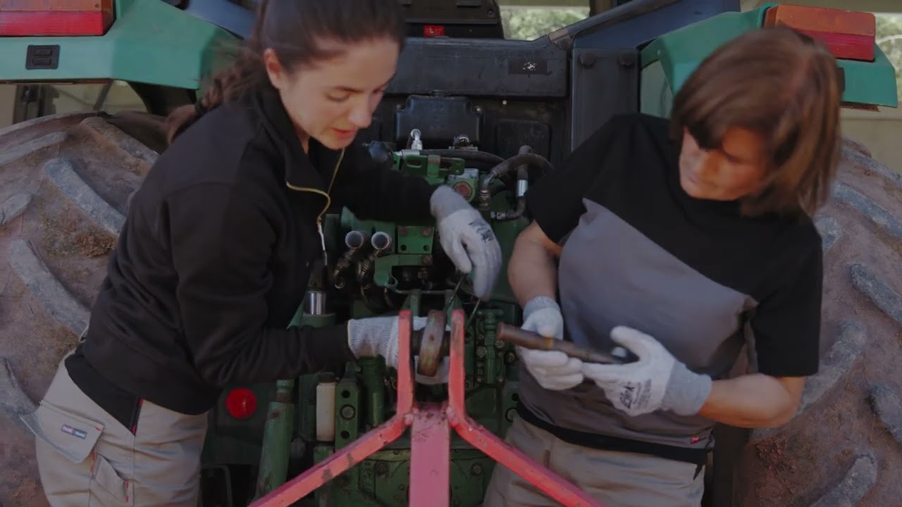 Masia El Palomar - Issaline Workwear