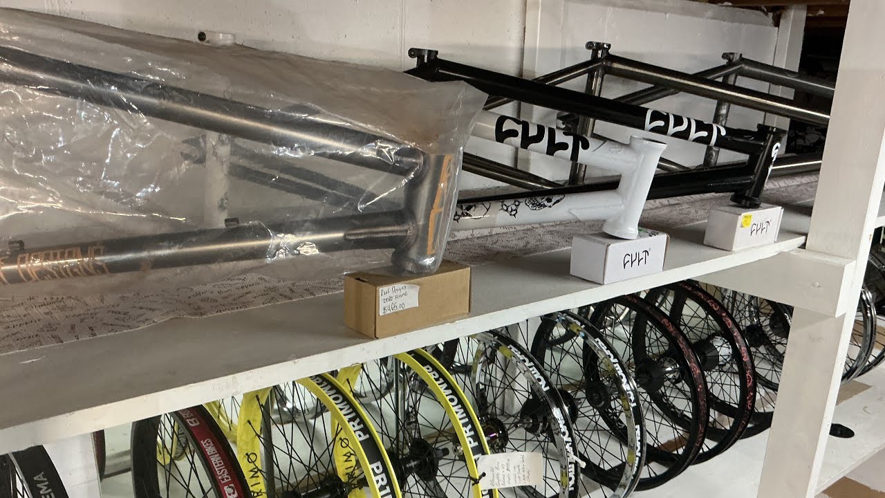 Street vs. Transition: Which Frame is For You? (Cult Shorty vs. Walsh)