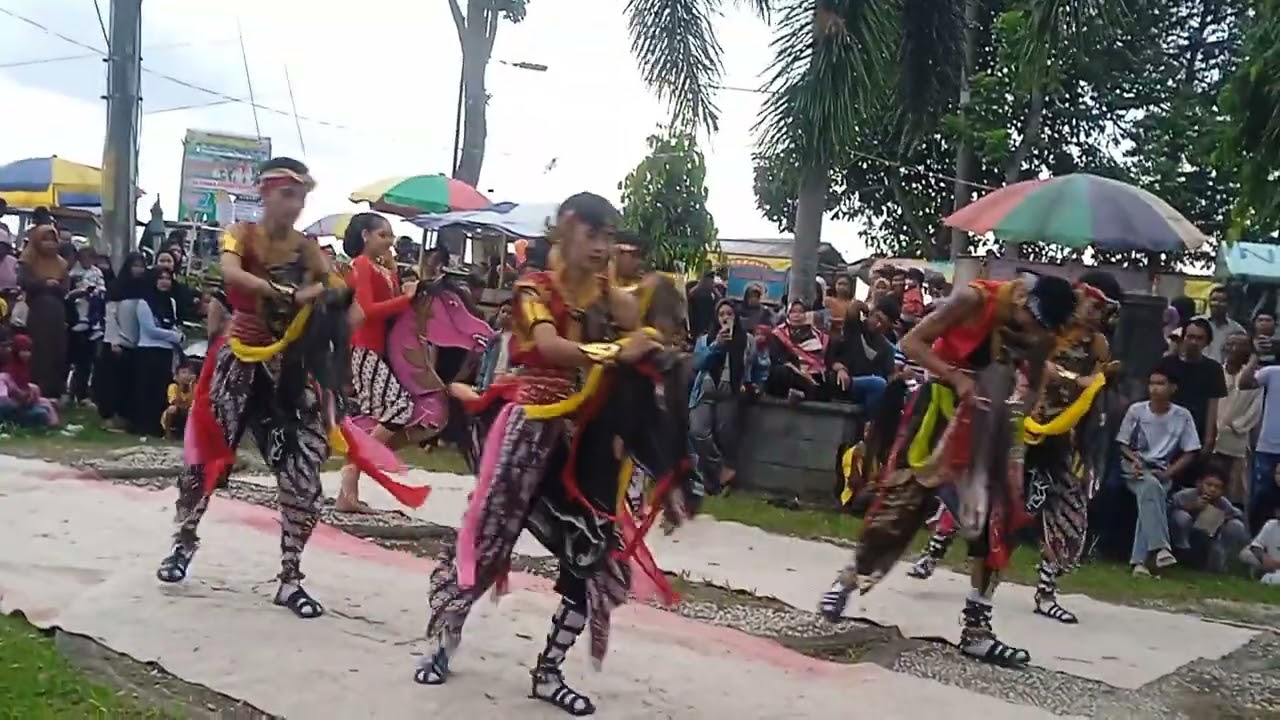 Ngabuburit Bareng Kesenian Kuda Kepang Dekar Jagad...Tugu Budin Kec Kesugihan-Cilacap...