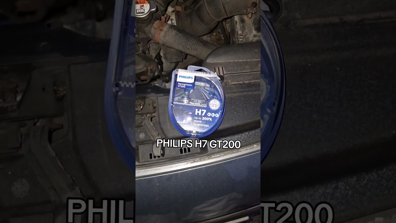 OLD HALOGEN VS PHILIPS H7 GT200 #car #lighting #halogenbulb #PHILIPSH7GT200 #ledlights
