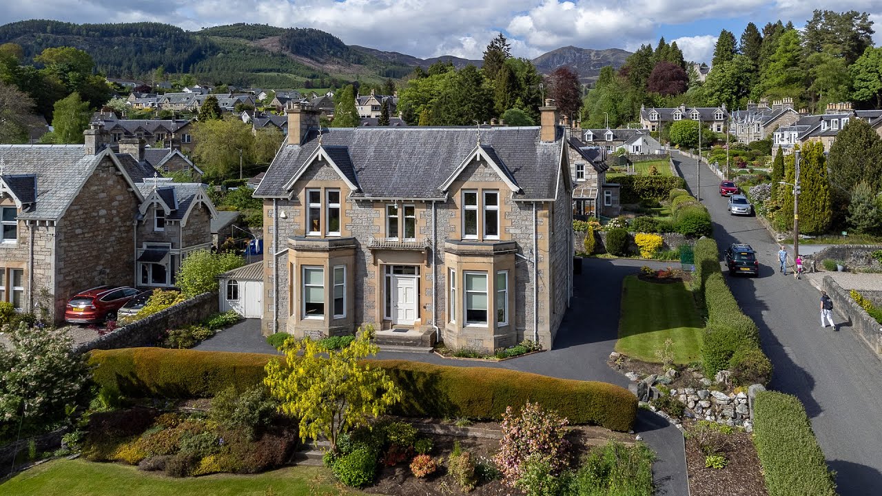 Dunmore, 25 Bonnethill Road, Pitlochry, PH16 5ED