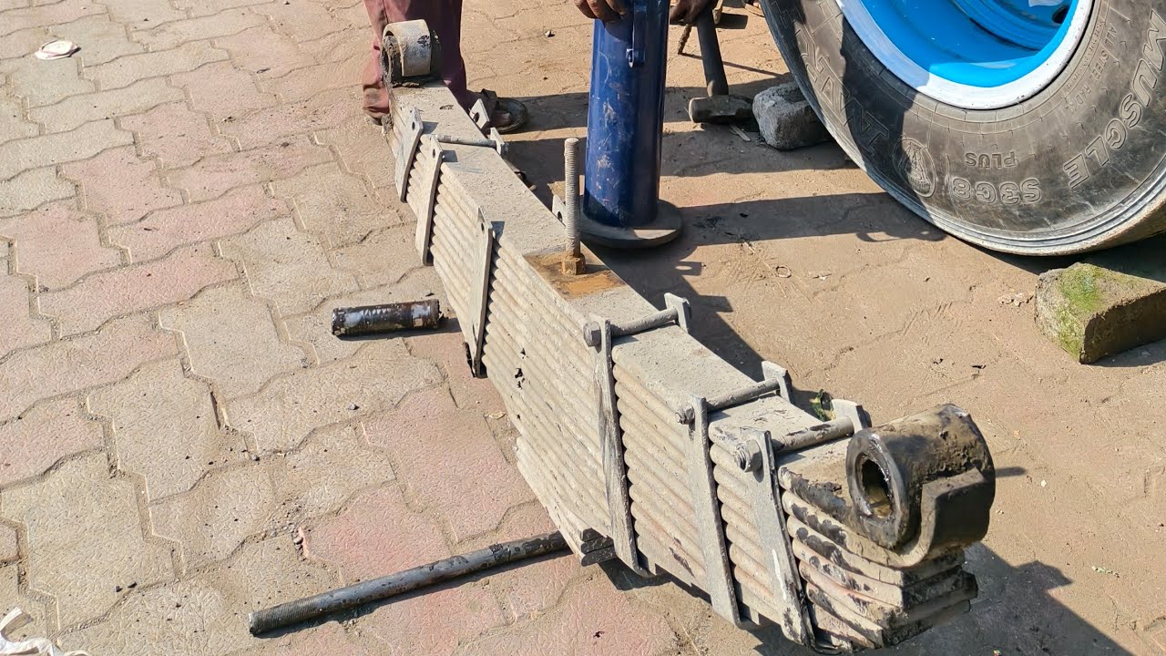Leaf spring working
