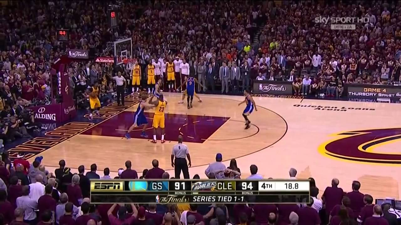 Le ultime due triple di Steph Curry in gara 3 - NBA Finals 2015 (live F. Tranquillo)